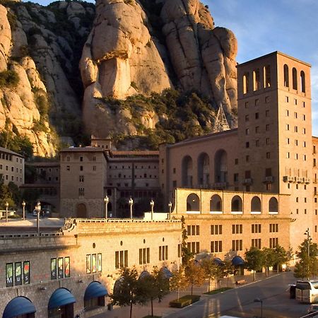 Apartamentos Montserrat Abat Marcet المظهر الخارجي الصورة