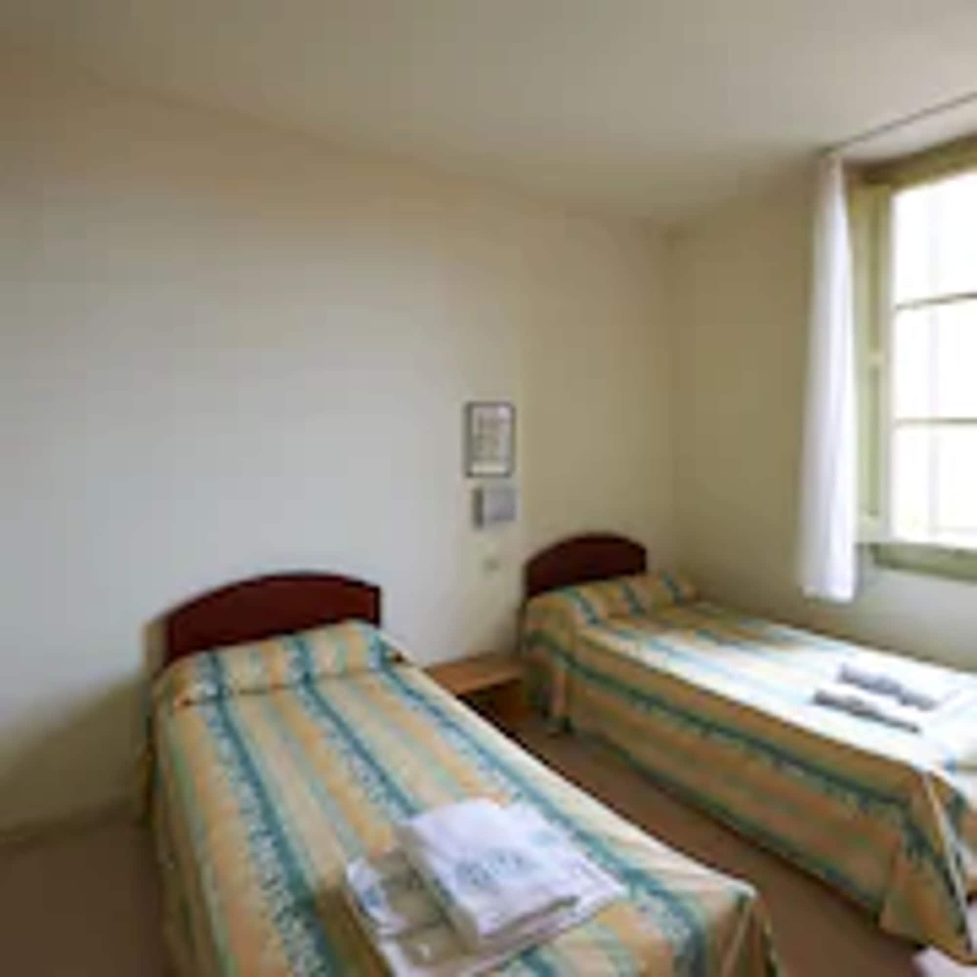 Apartamentos Montserrat Abat Marcet المظهر الخارجي الصورة